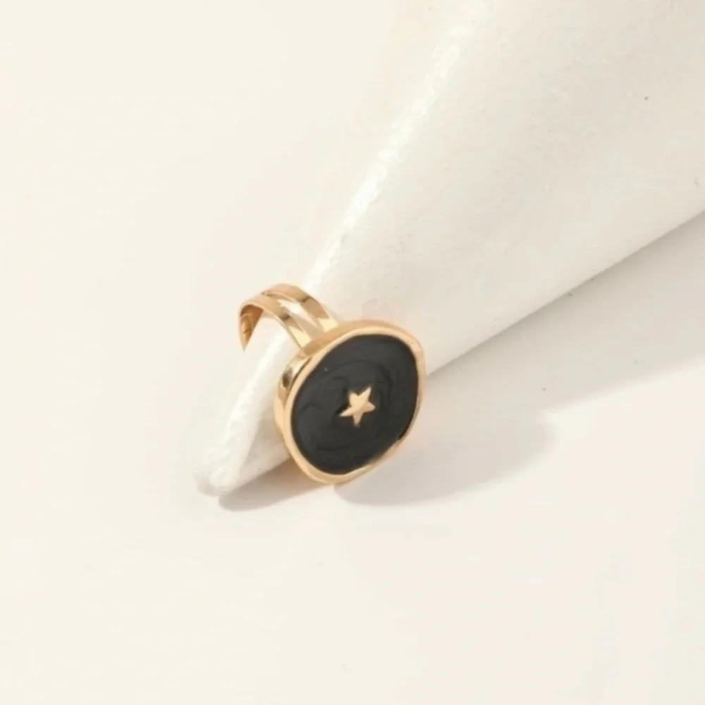 Urban Outfitters 💛 star
